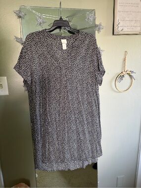H&M Black and White Dotted Short-Sleeve Tunic